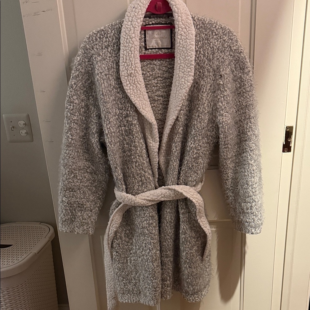 Abercrombie & Fitch Sleepwear Cozy Gray Women's Robe with Belt